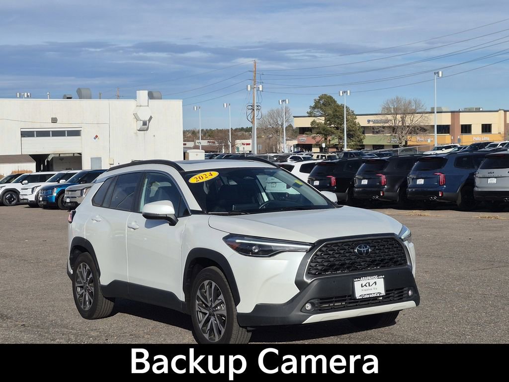 Used 2024 Toyota Corolla Cross XLE w/ Convenience Package image 2
