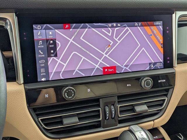Certified 2023 Porsche Macan AWD/4WD image 18