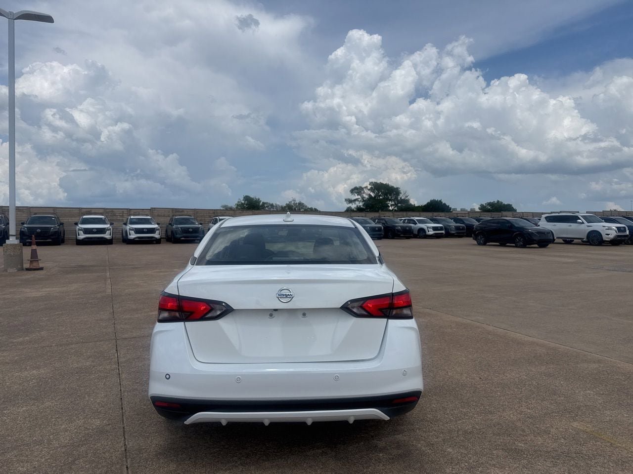 Certified 2022 Nissan Versa SV FWD image 14