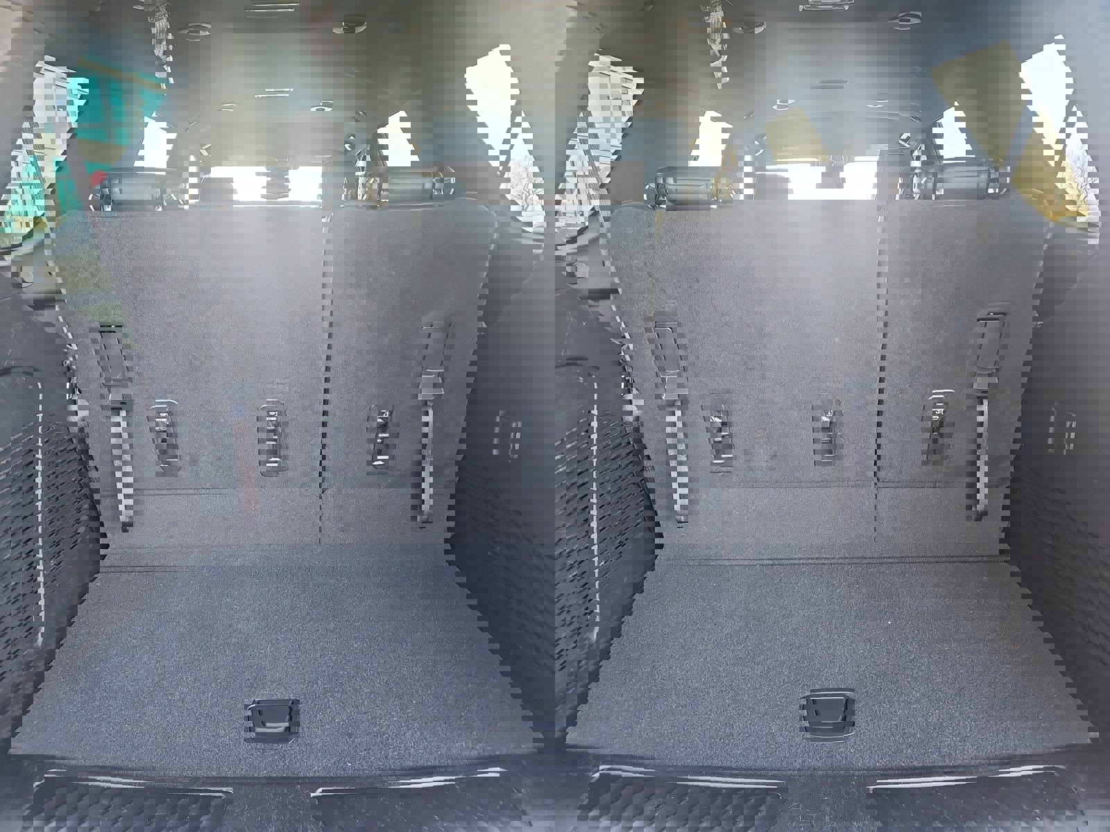 Used 2023 GMC Yukon SLT image 23