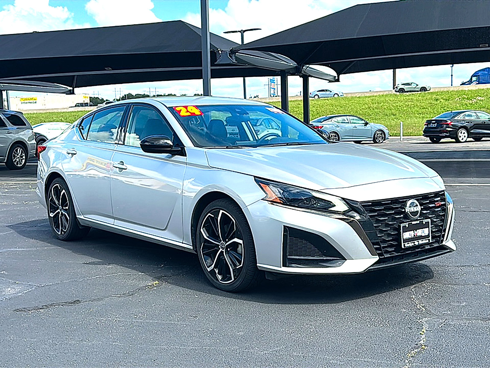 Used 2024 Nissan Altima 2.5 SR image 10