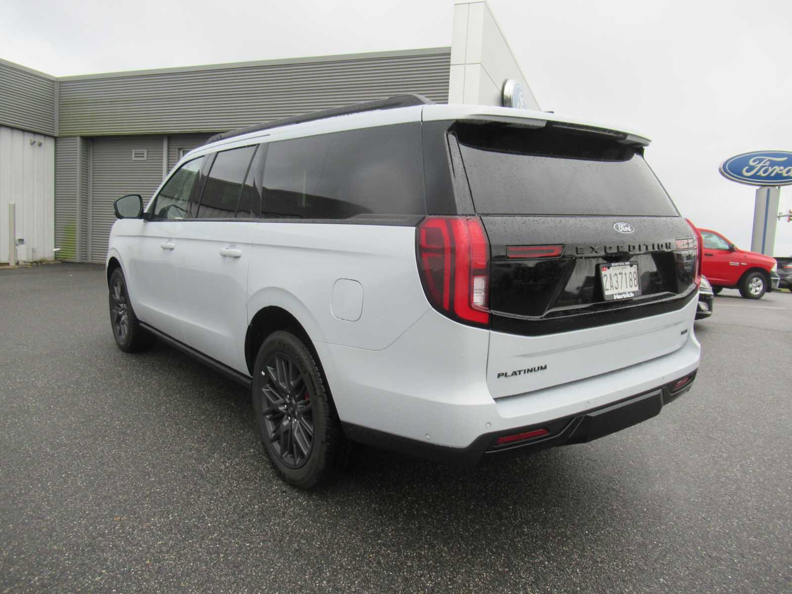 New 2025 Ford Expedition Max Platinum w/ Stealth Performance Package image 7
