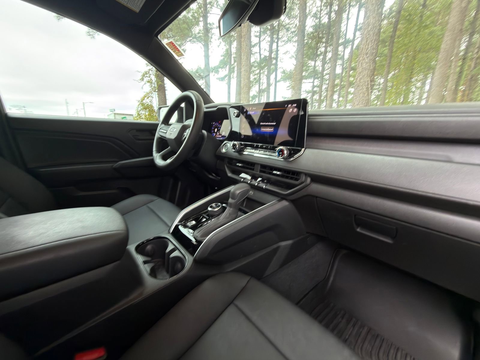 Used 2024 Chevrolet Colorado Trail Boss w/ Advanced Trailering Package image 17