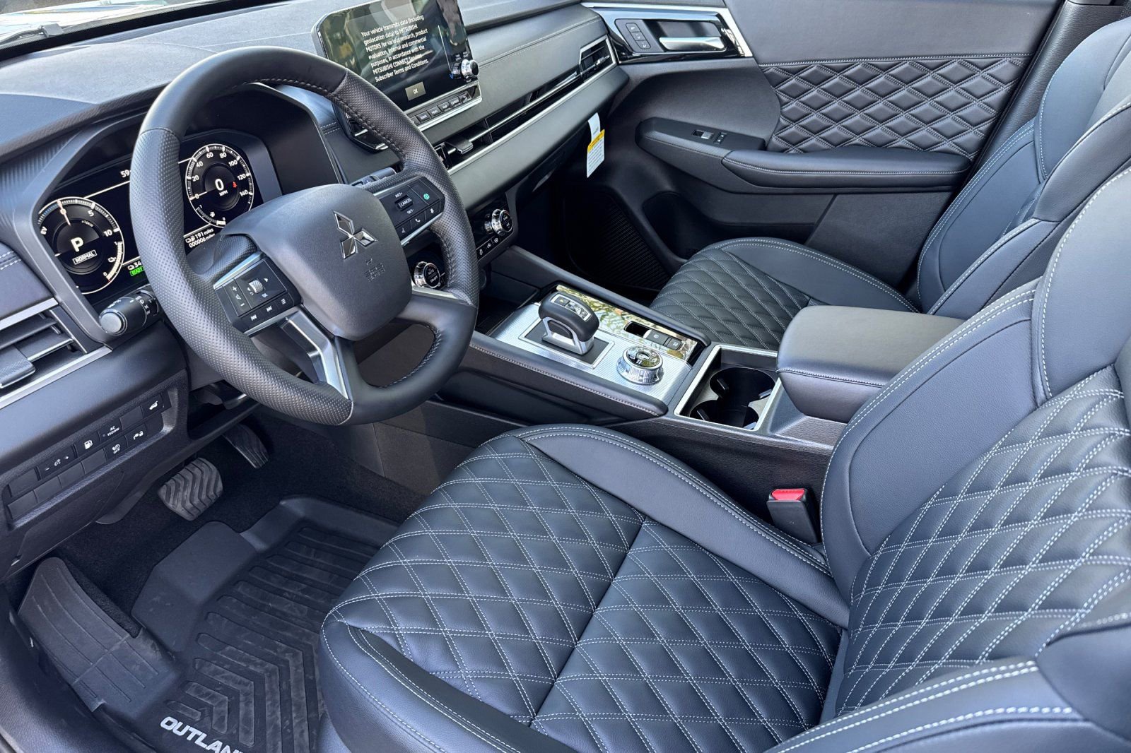 New 2025 Mitsubishi Outlander SEL image 9