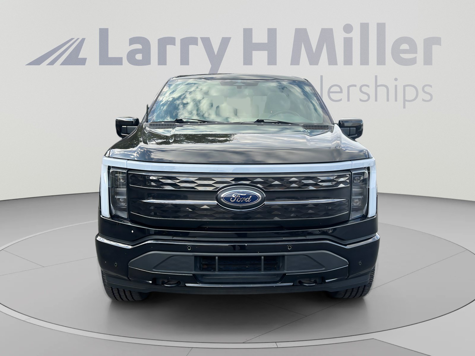 Certified 2023 Ford F150 Lightning Platinum AWD/4WD image 8