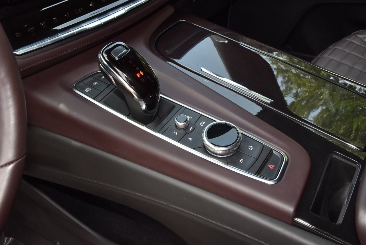 Used 2023 Cadillac Escalade ESV Sport Platinum w/ LPO, ONYX Package AWD/4WD image 31