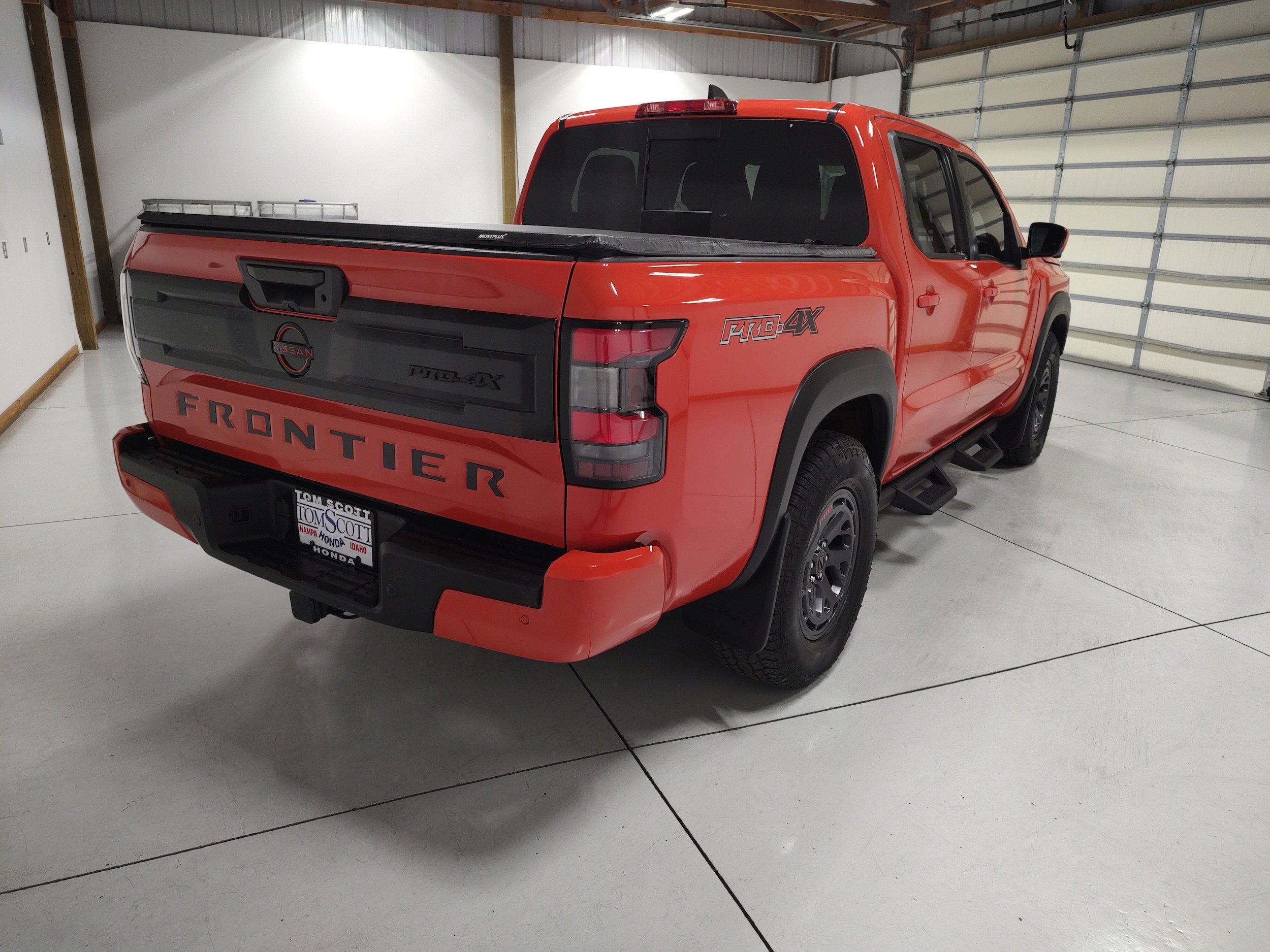 Used 2025 Nissan Frontier PRO-4X w/ Pro Convenience Package AWD/4WD image 13
