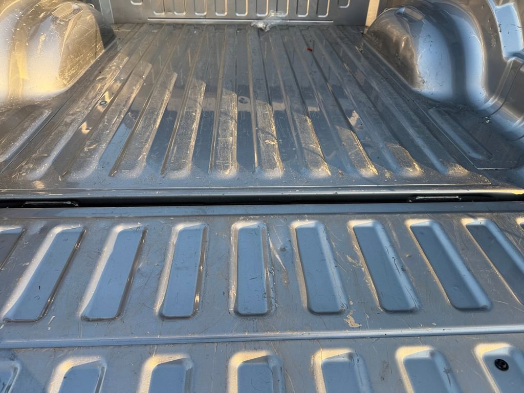 Used 2025 RAM 1500 Laramie AWD/4WD image 17