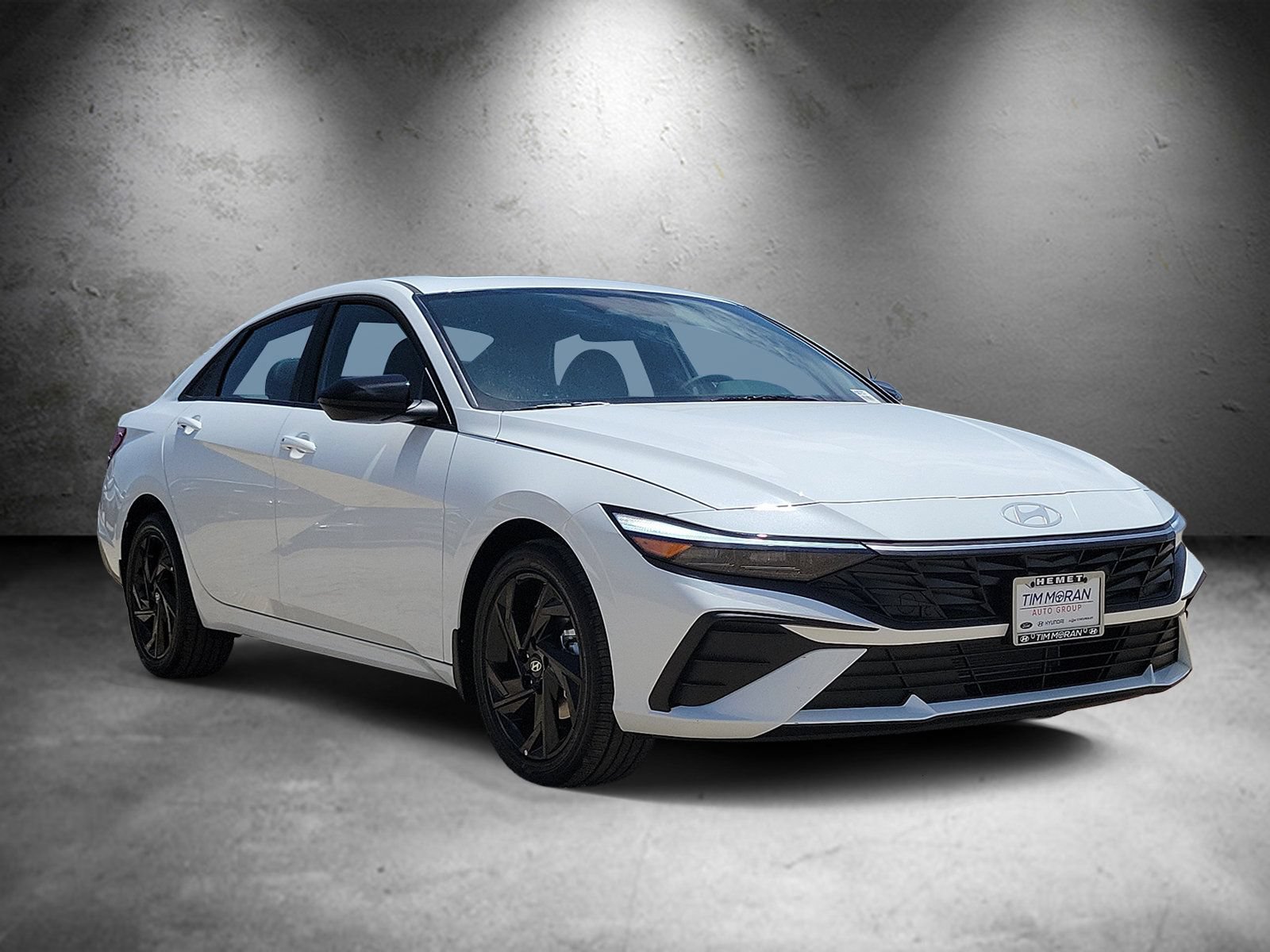 New 2026 Hyundai Elantra SEL Sport FWD image 2