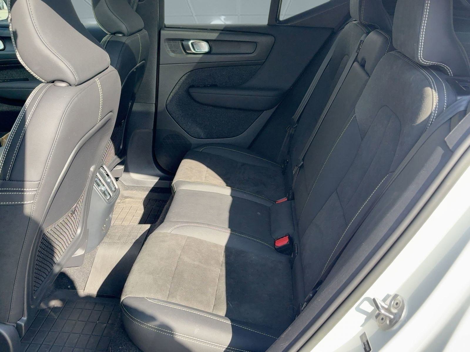 Certified 2023 Volvo XC40 Recharge Ultimate image 14