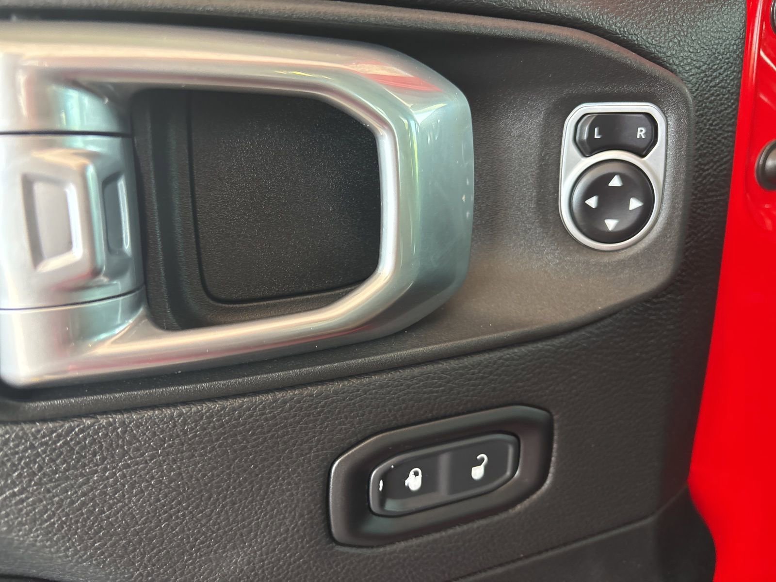 Used 2020 Jeep Gladiator Overland w/ Popular Equipment Package image 11