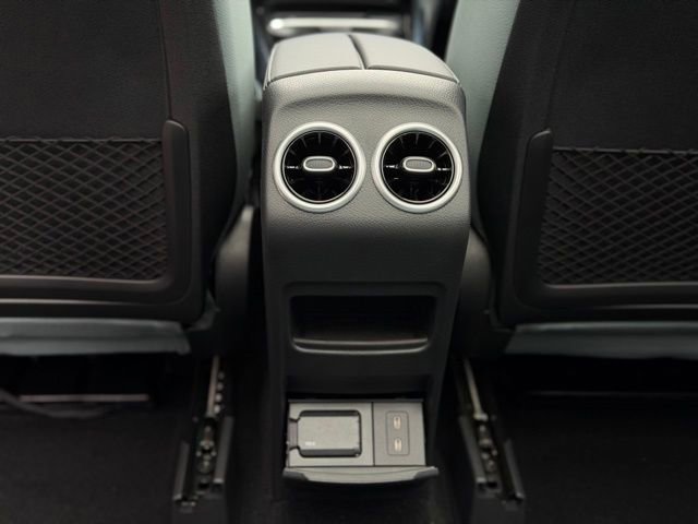 Used 2026 Mercedes-Benz GLB 250 4MATIC image 45