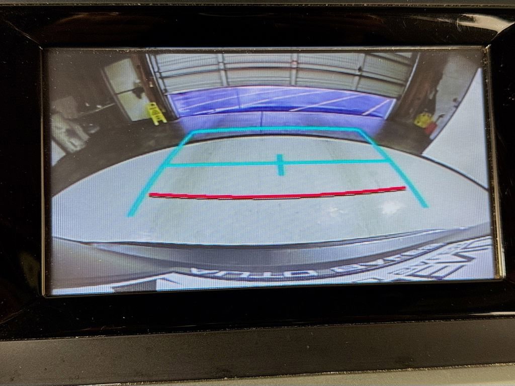 Used 2017 Toyota Highlander LE image 23