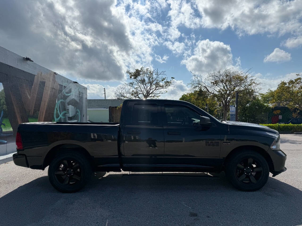Used 2016 RAM 1500 Express w/ Black Ram 1500 Express Group RWD image 6