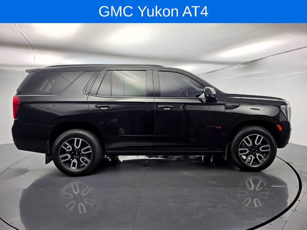 Used 2023 GMC Yukon AT4 w/ Technology Package AWD/4WD image 3