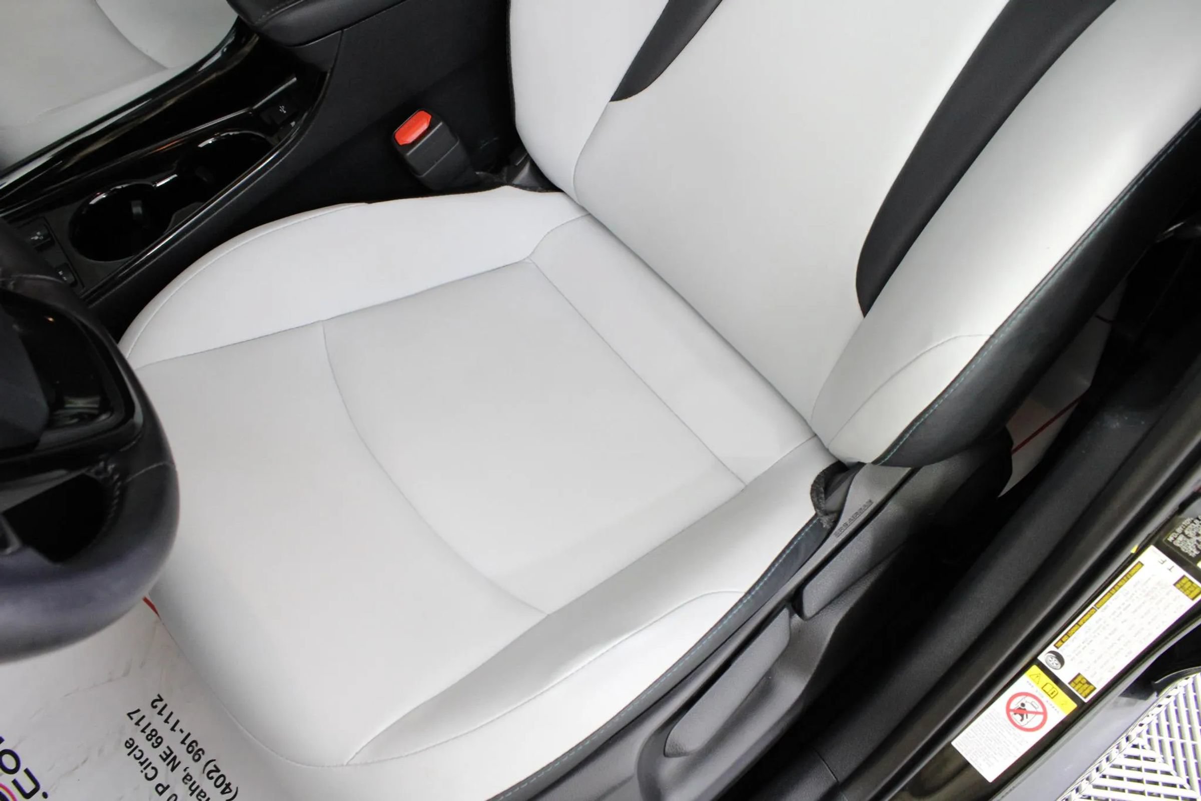 Used 2022 Toyota Prius XLE w/ Advanced Technology Package AWD/4WD image 31