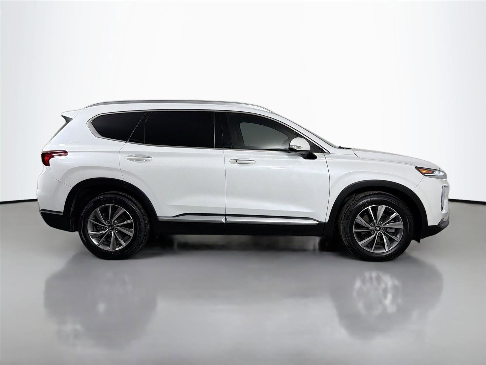 Used 2019 Hyundai Santa Fe FWD image 4