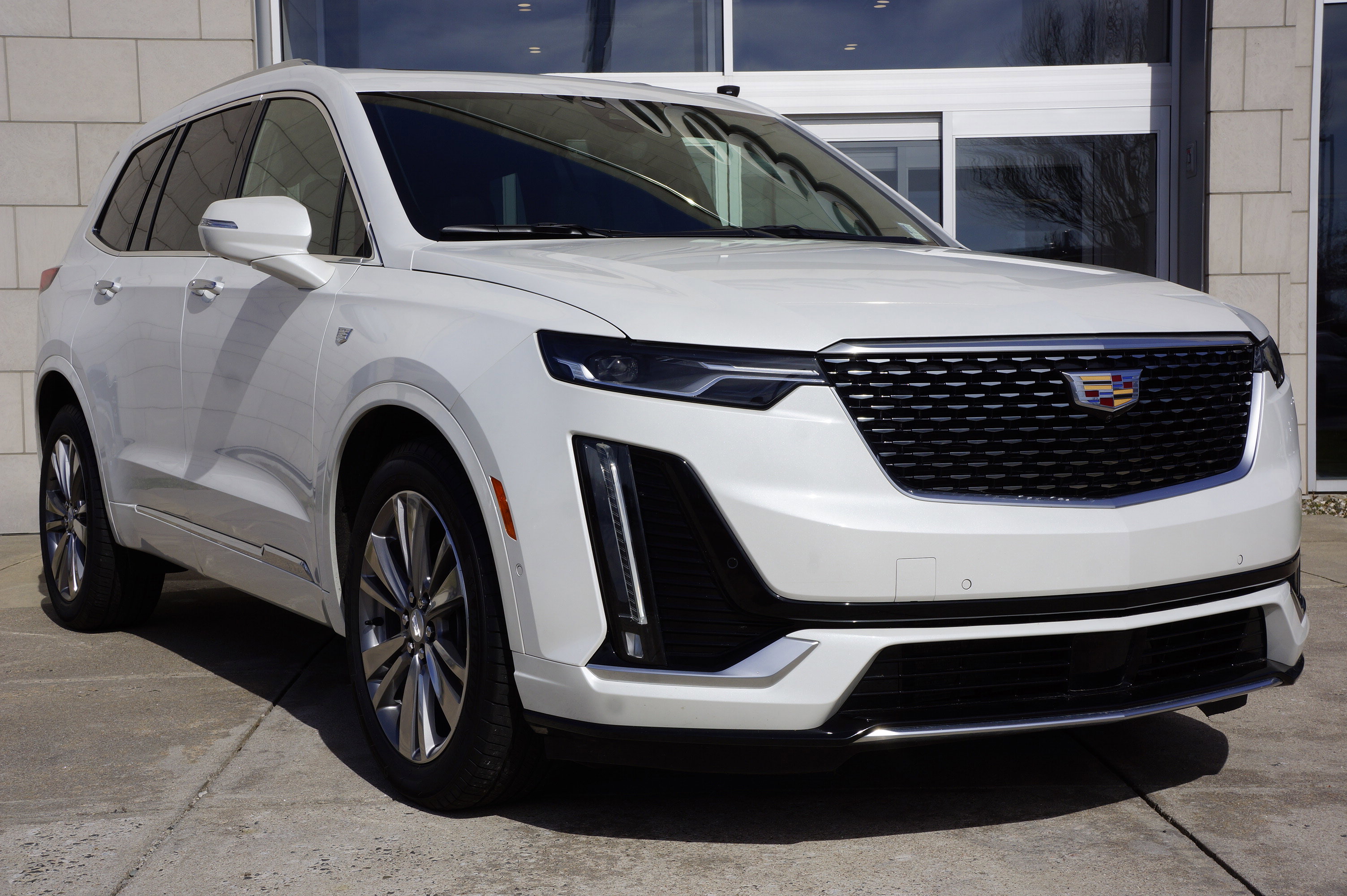 Used 2023 Cadillac XT6 Premium Luxury w/ LPO, Floor Liner Package image 2