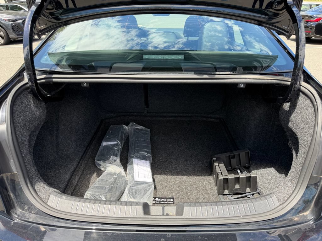 Used 2023 Volkswagen Jetta SE FWD image 28
