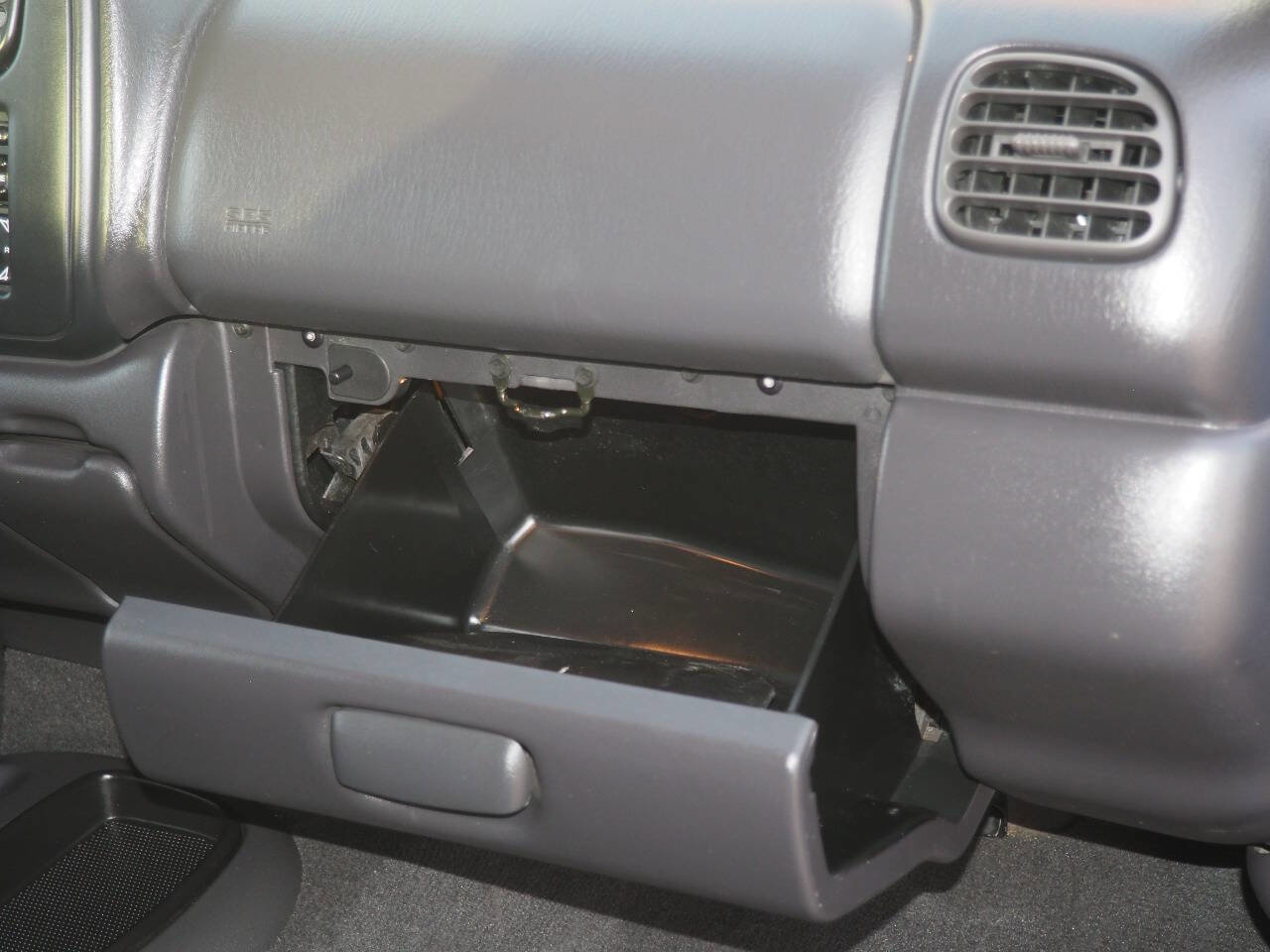 Used 2000 Dodge Dakota SLT image 8