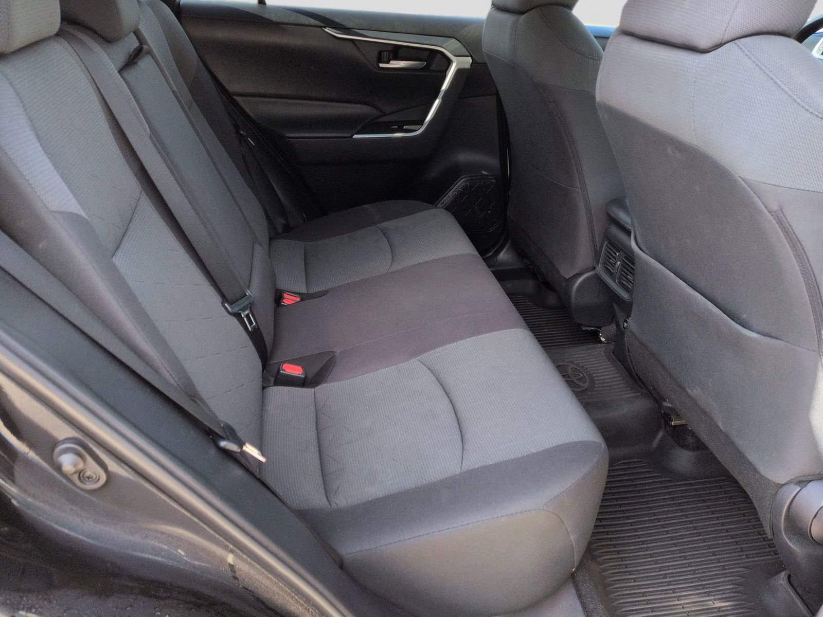 Used 2019 Toyota RAV4 XLE image 23