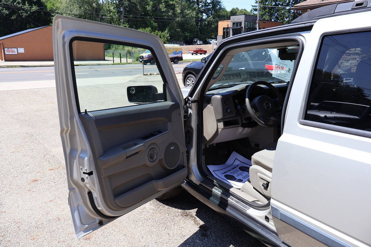 Used 2007 Jeep Commander Sport AWD/4WD image 20