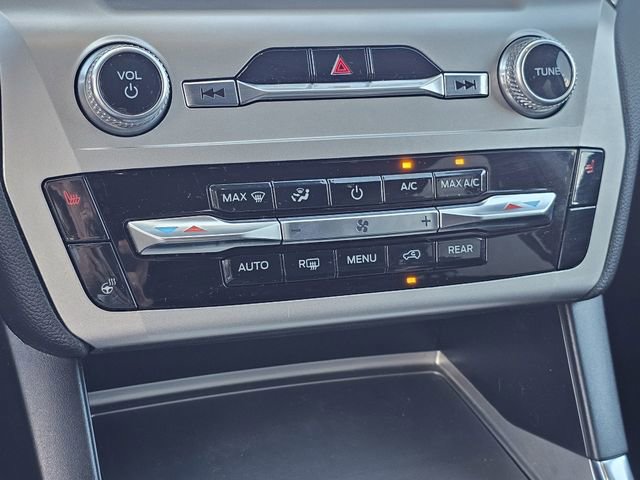 Certified 2022 Ford Explorer XLT w/ Equipment Group 202A image 20