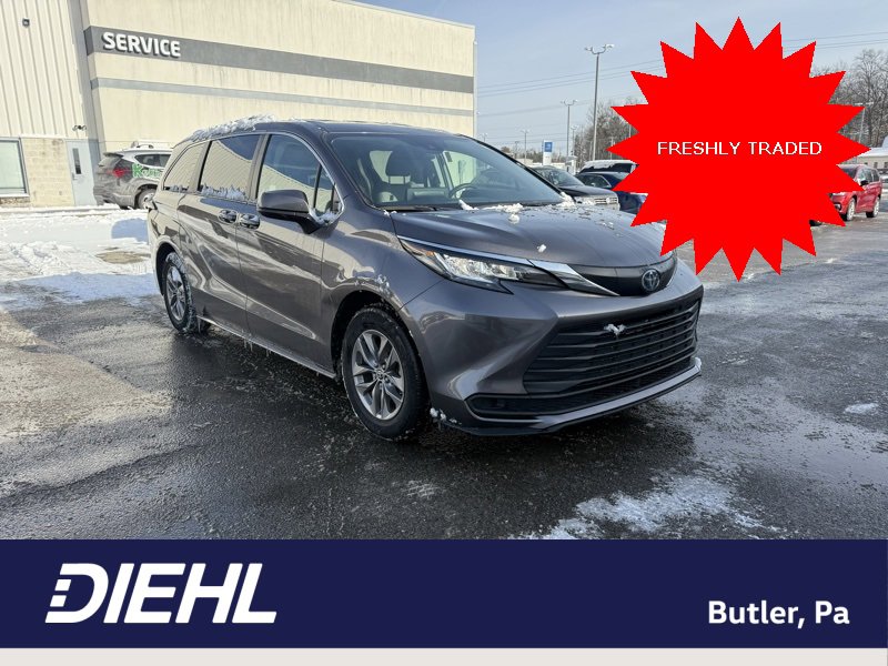 Used 2022 Toyota Sienna LE image 1