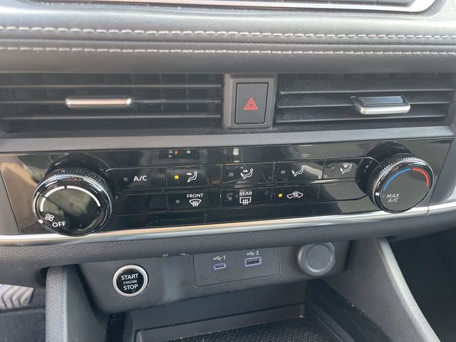 Used 2023 Nissan Rogue S image 18