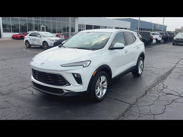 Certified 2024 Buick Encore GX Preferred w/ Comfort Package FWD image 4