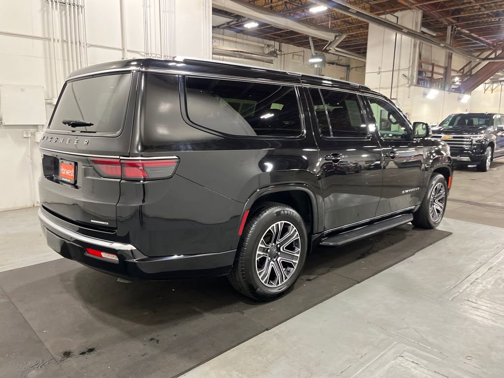 Used 2024 Jeep Wagoneer L Series II w/ Flexible Seating Group image 9