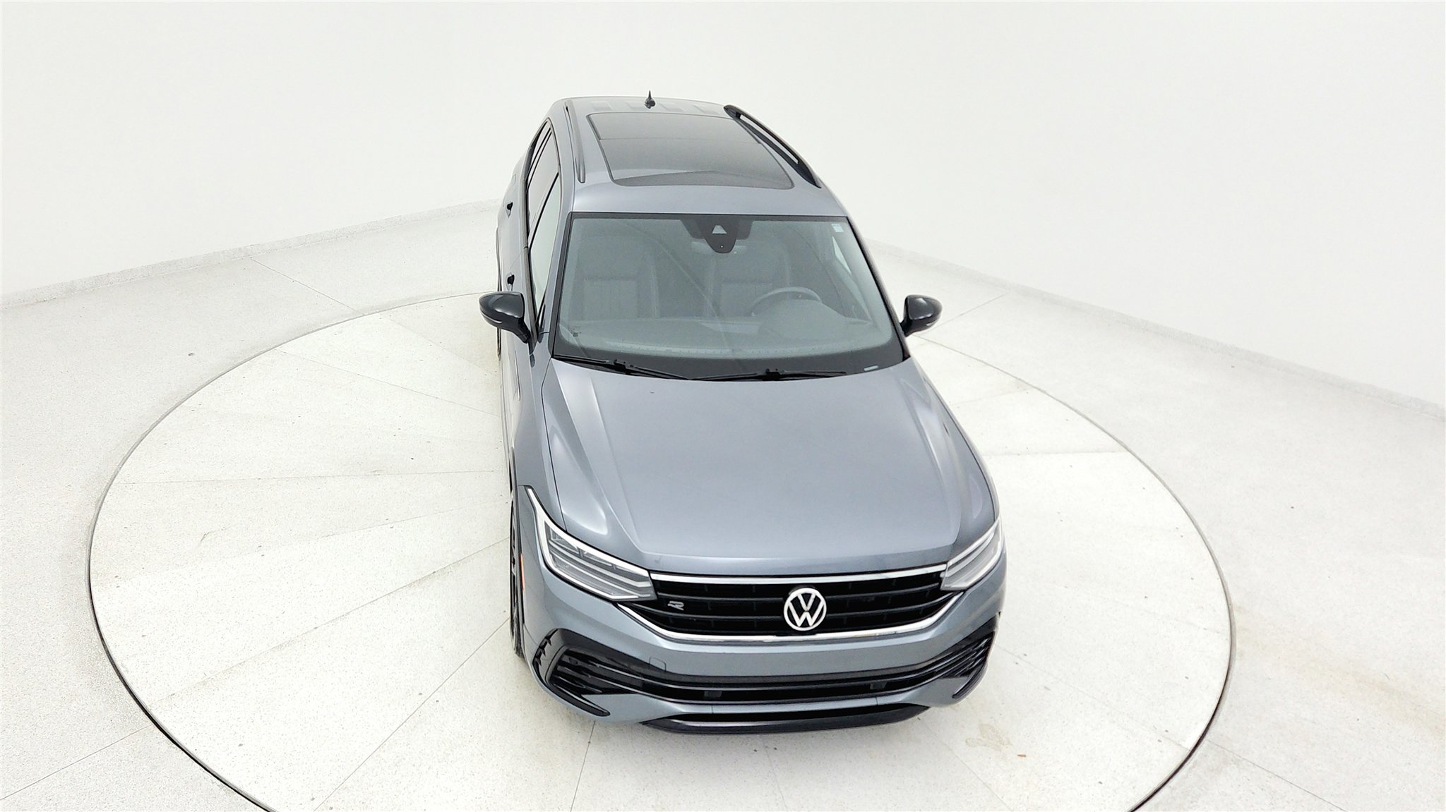 Used 2023 Volkswagen Tiguan SE R-Line image 19
