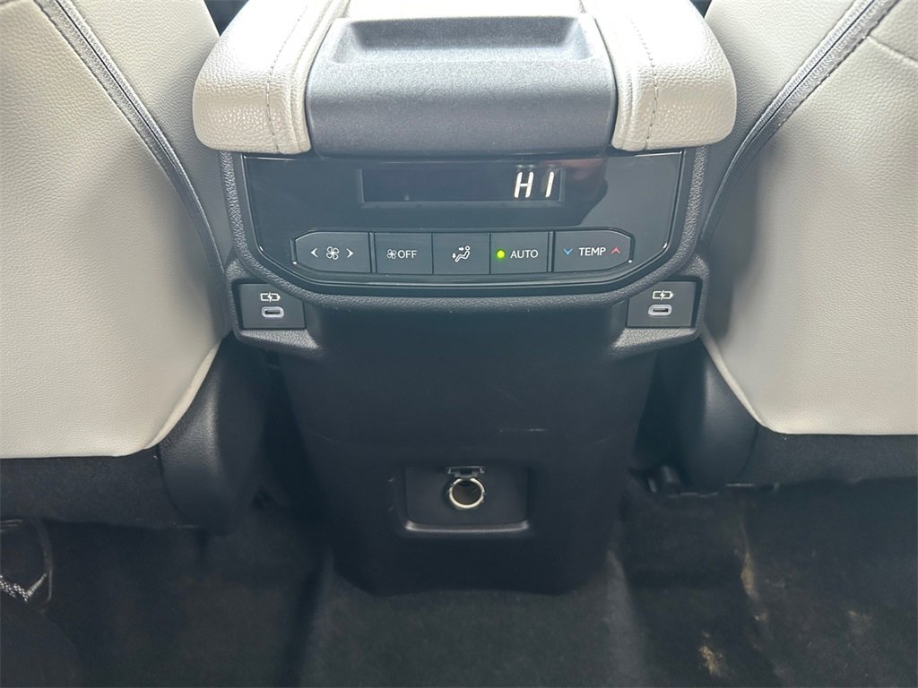 Used 2024 Toyota Grand Highlander XLE image 19