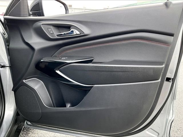 New 2026 Chevrolet Trax RS w/ Sunroof Package FWD image 29