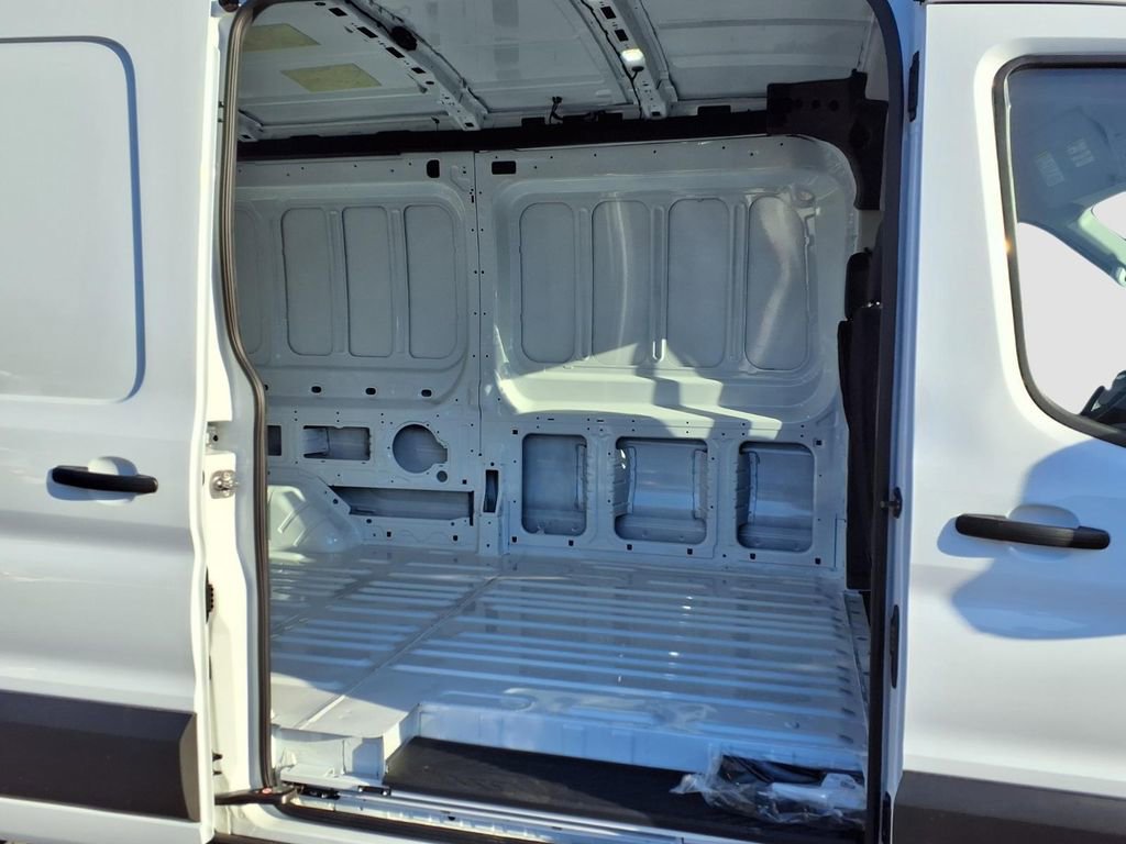 New 2026 Ford Transit 250 148 Medium Roof RWD image 25