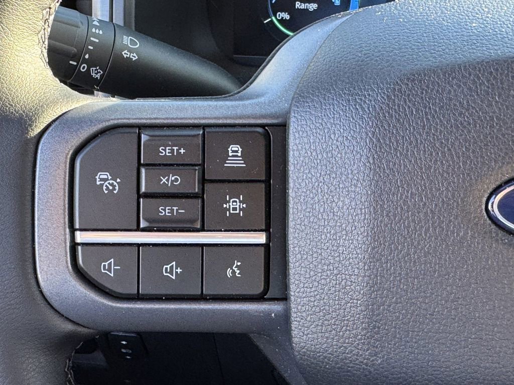 Used 2025 Ford F150 Lightning Lariat image 19