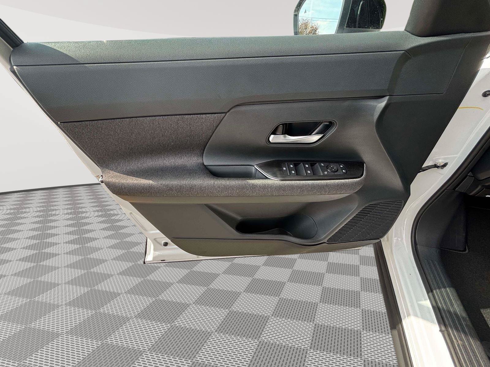 New 2026 Nissan Kicks SV w/ SV Premium Package AWD/4WD image 19