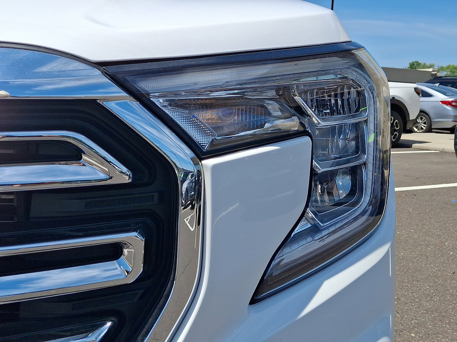 Used 2023 GMC Terrain SLT FWD image 9
