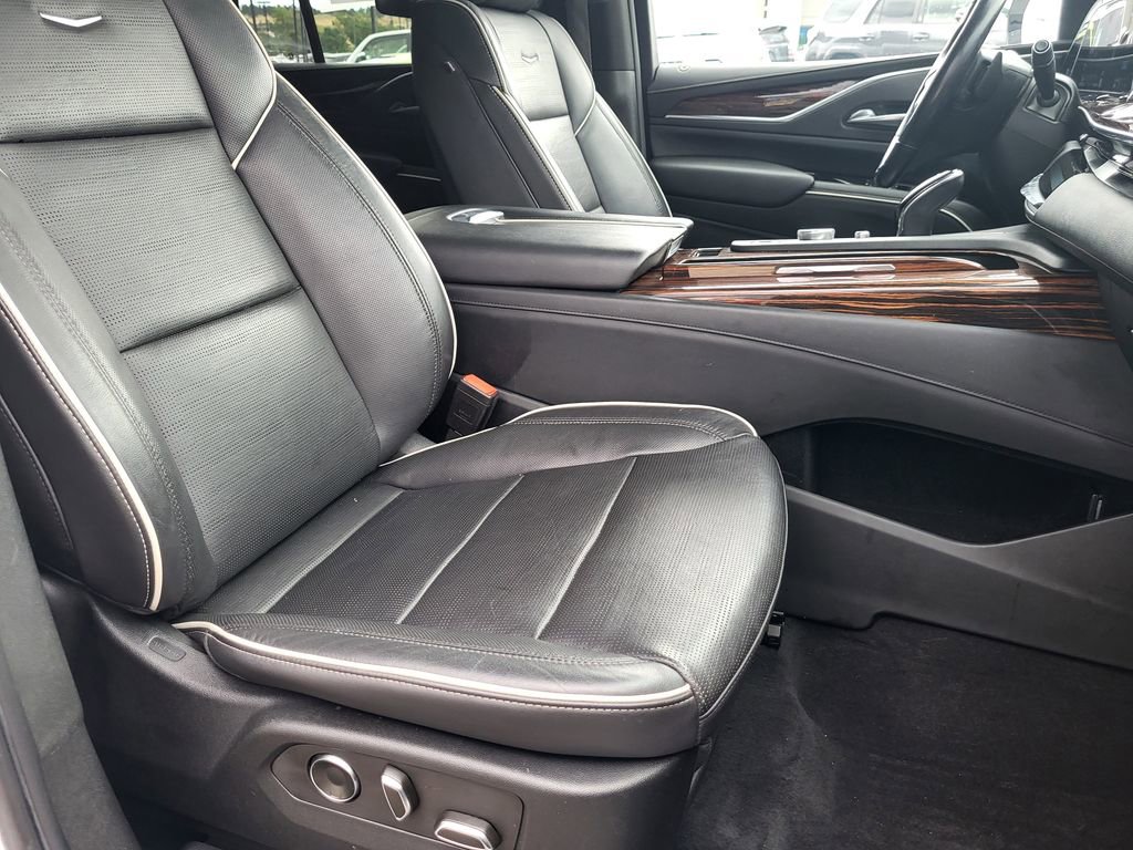 Used 2021 Cadillac Escalade Premium Luxury image 19