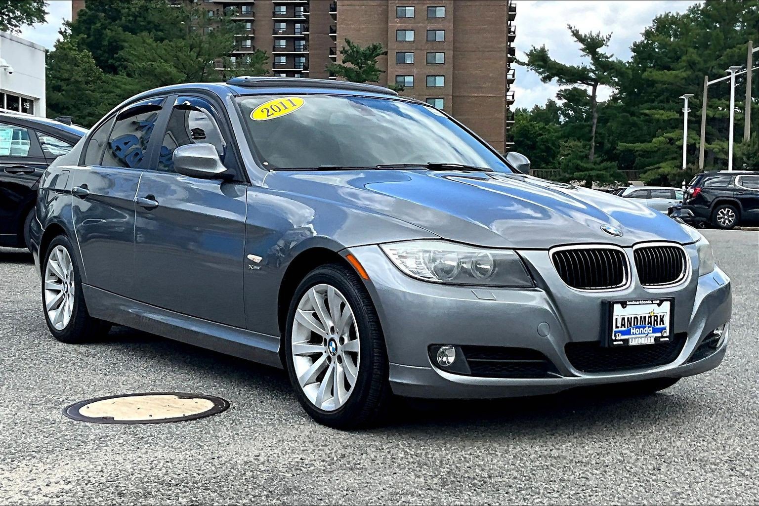 Used 2011 BMW 328i xDrive Sedan AWD/4WD image 11
