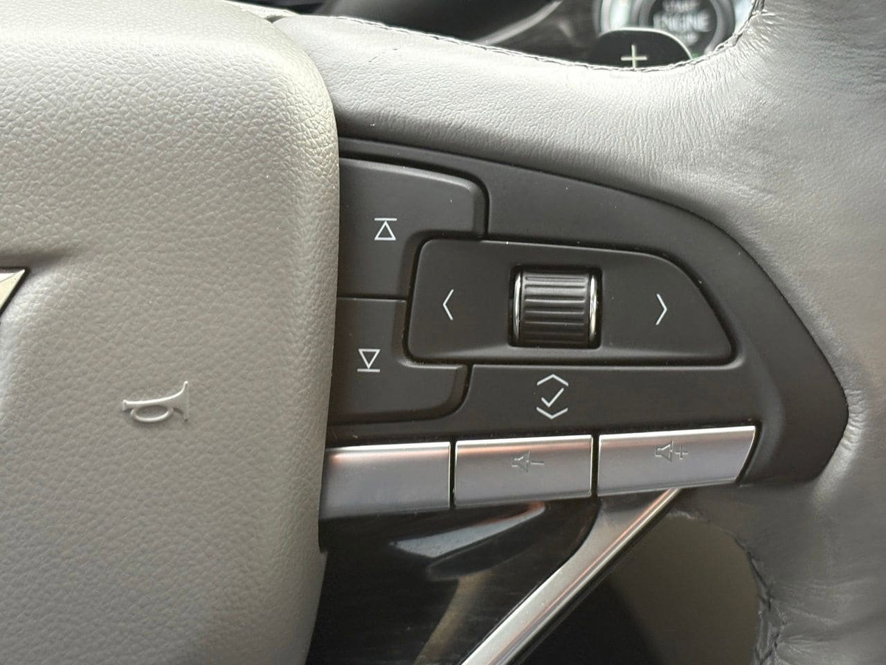 Used 2020 Cadillac XT6 Premium Luxury FWD image 20