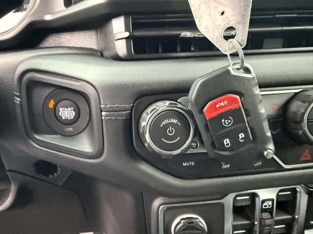 New 2026 Jeep Wrangler Unlimited Sahara AWD/4WD image 31