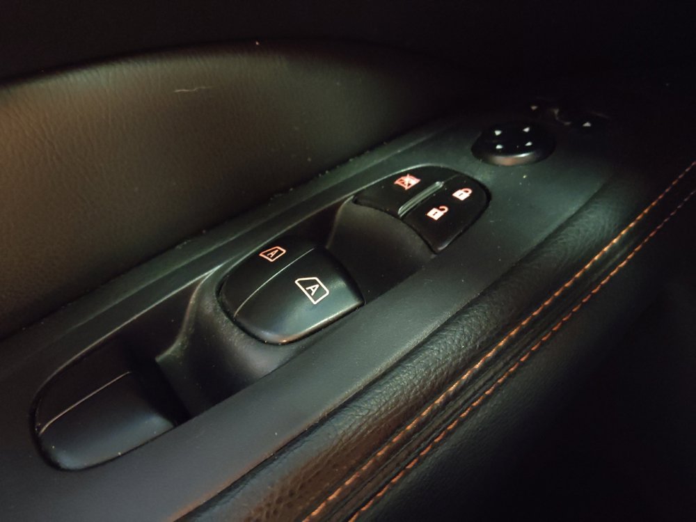 Used 2019 Nissan Pathfinder SL image 27