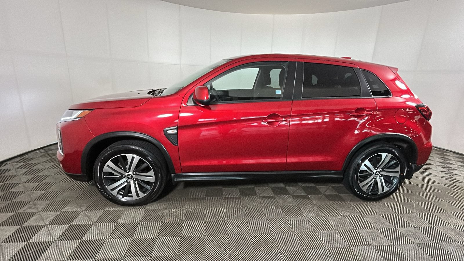 Used 2025 Mitsubishi Outlander Sport ES AWD/4WD video 5