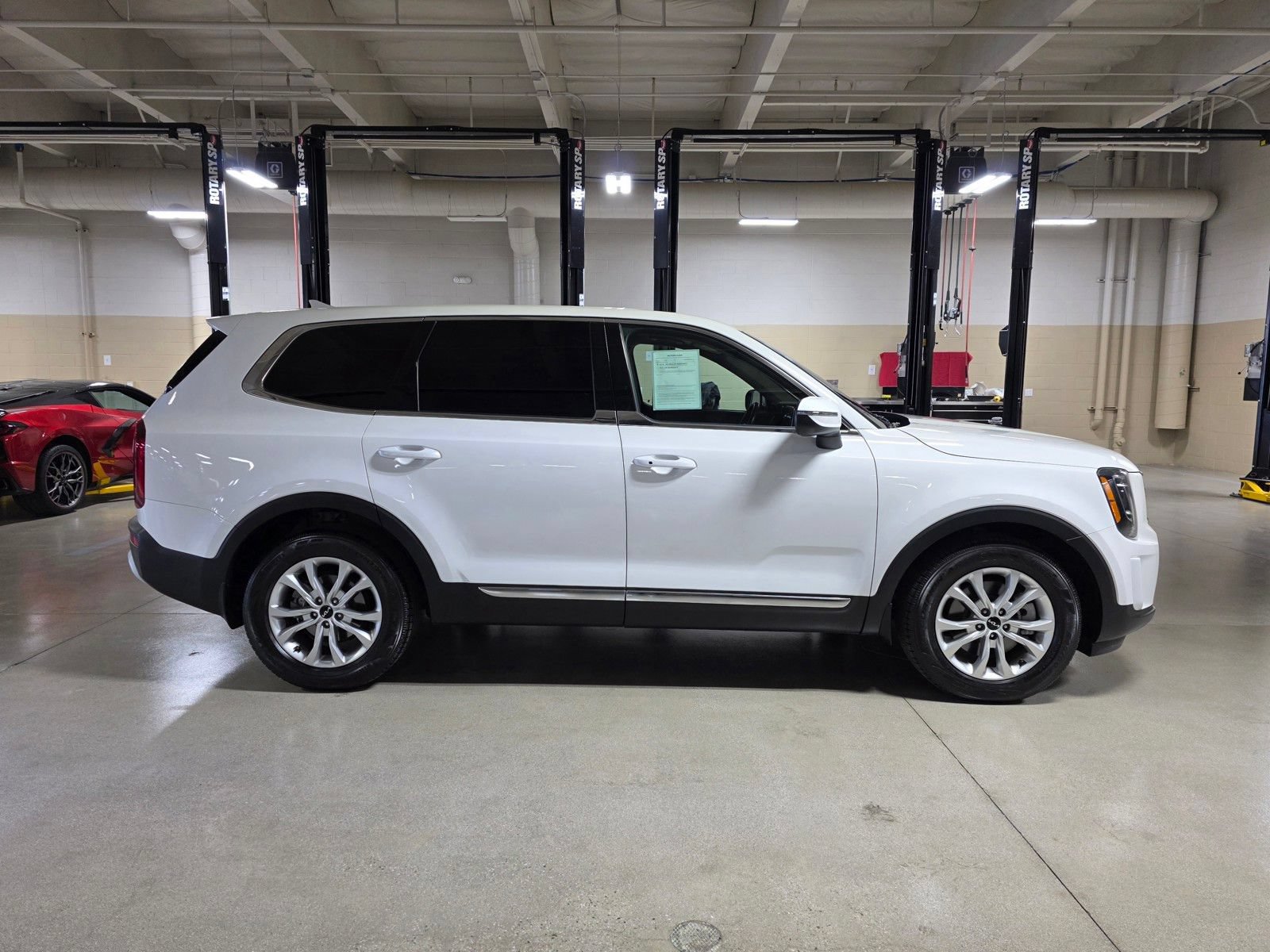 Used 2022 Kia Telluride LX AWD/4WD image 8