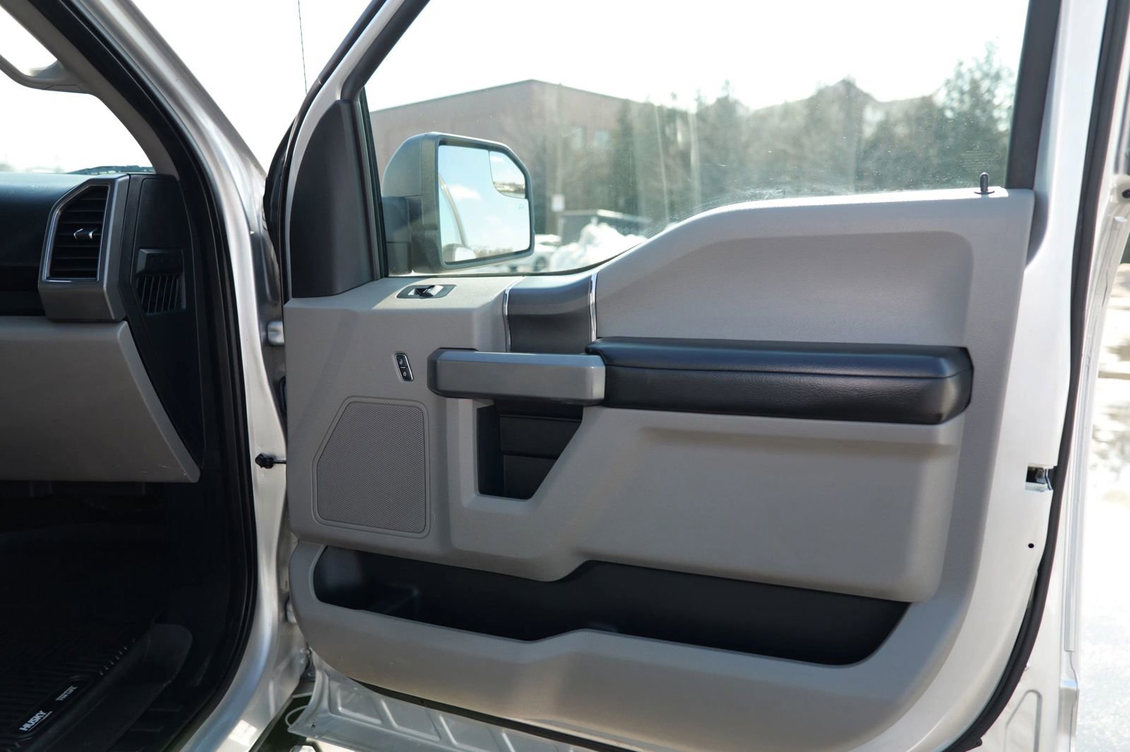 Used 2017 Ford F150 XLT w/ Equipment Group 302A Luxury image 27