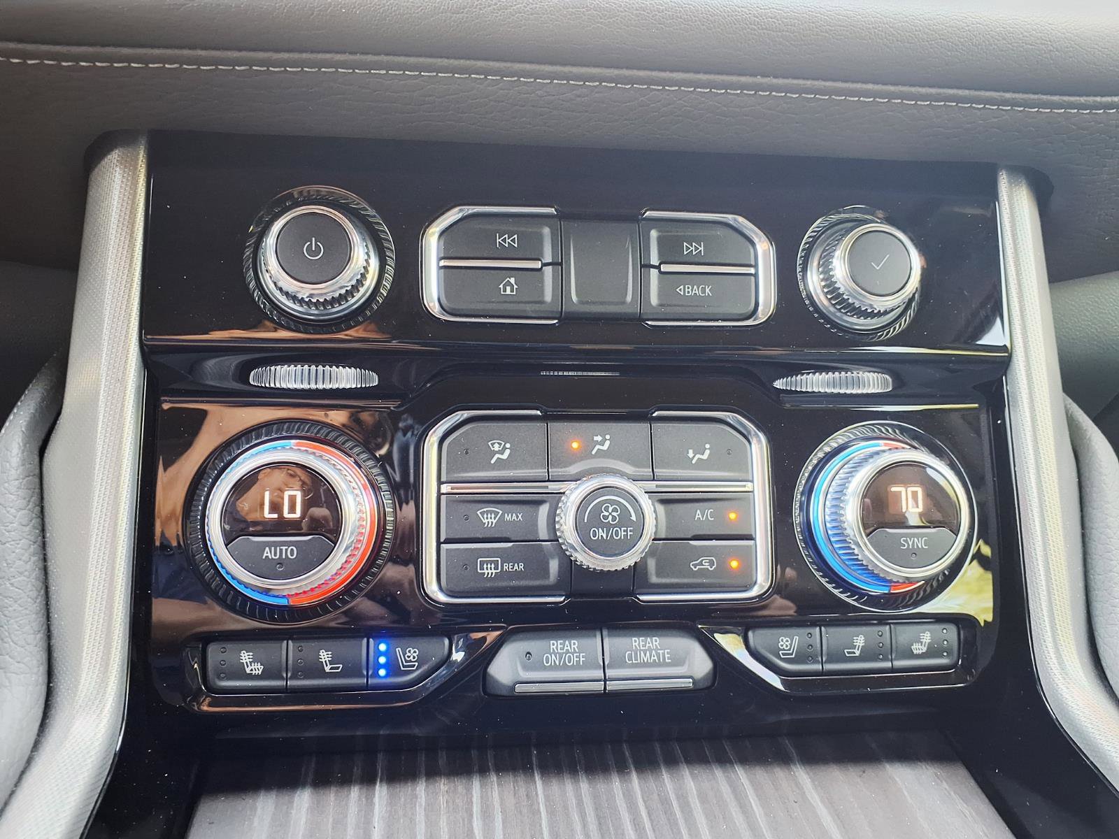 Used 2021 GMC Yukon Denali w/ Advanced Technology Package image 25