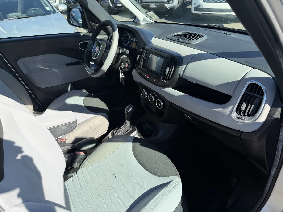 Used 2014 FIAT 500L Easy w/ Popular Equipment Group image 8