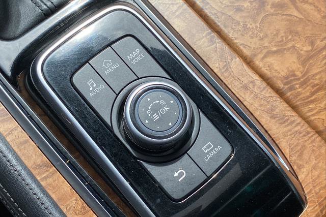 Used 2021 Nissan Armada SL AWD/4WD image 32