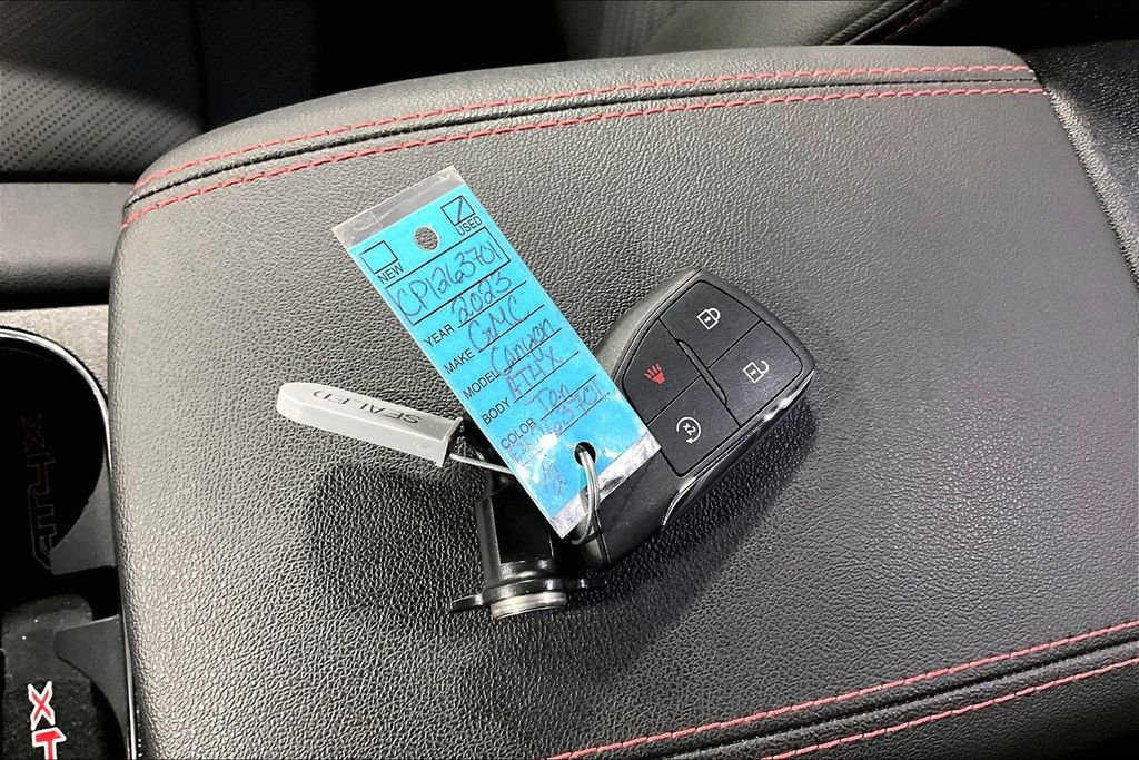 Used 2023 GMC Canyon AT4X image 13